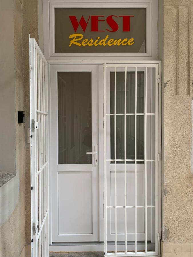 West Residence Budapest Exteriör bild